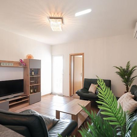 Apartments Miky فرسي المظهر الخارجي الصورة