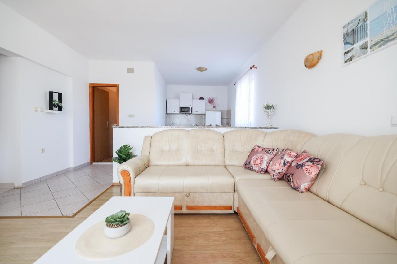 Apartments Miky فرسي المظهر الخارجي الصورة